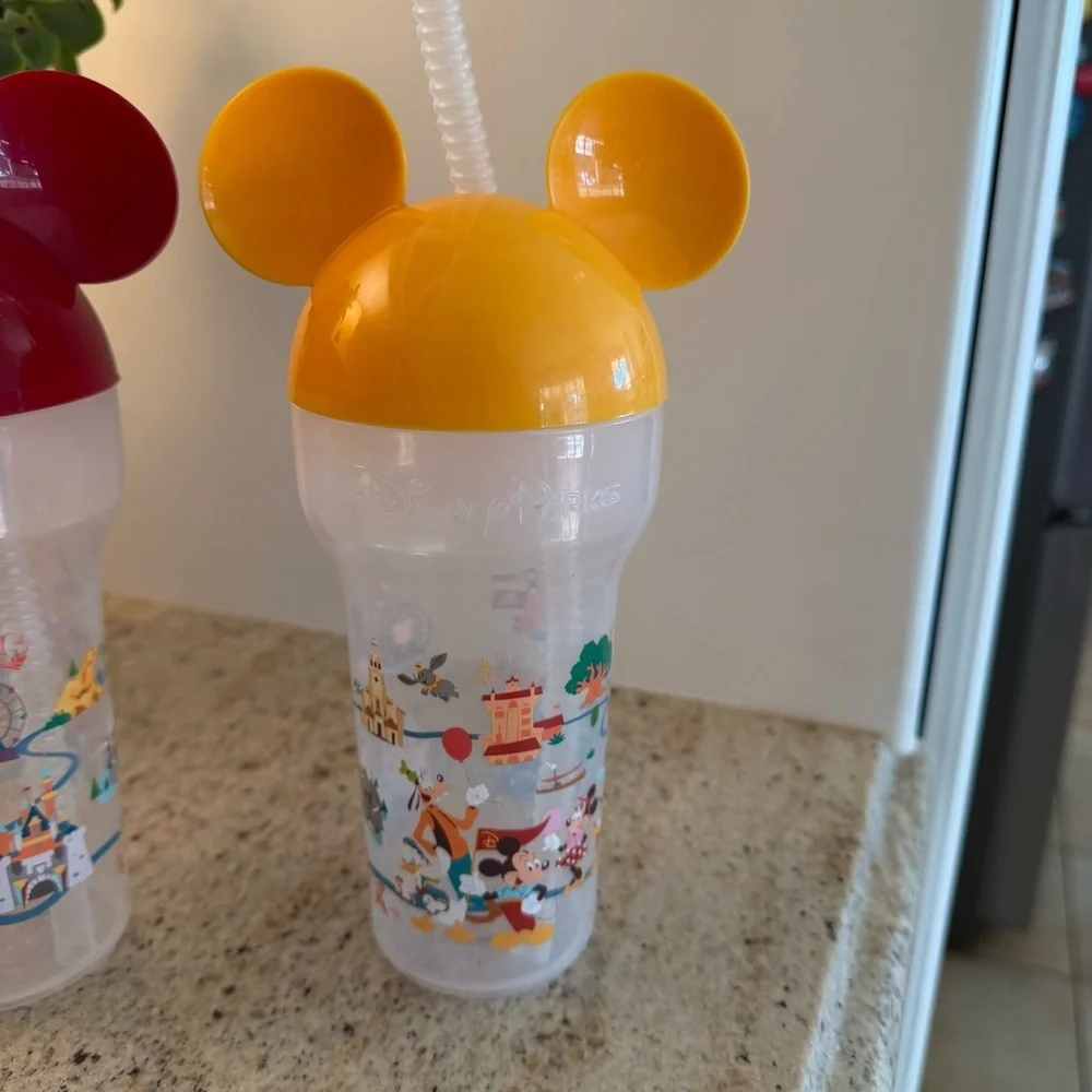 Disney Parks Mickey Mouse Ears Plastic Cups Set Disneyland [2] Cups with Straws